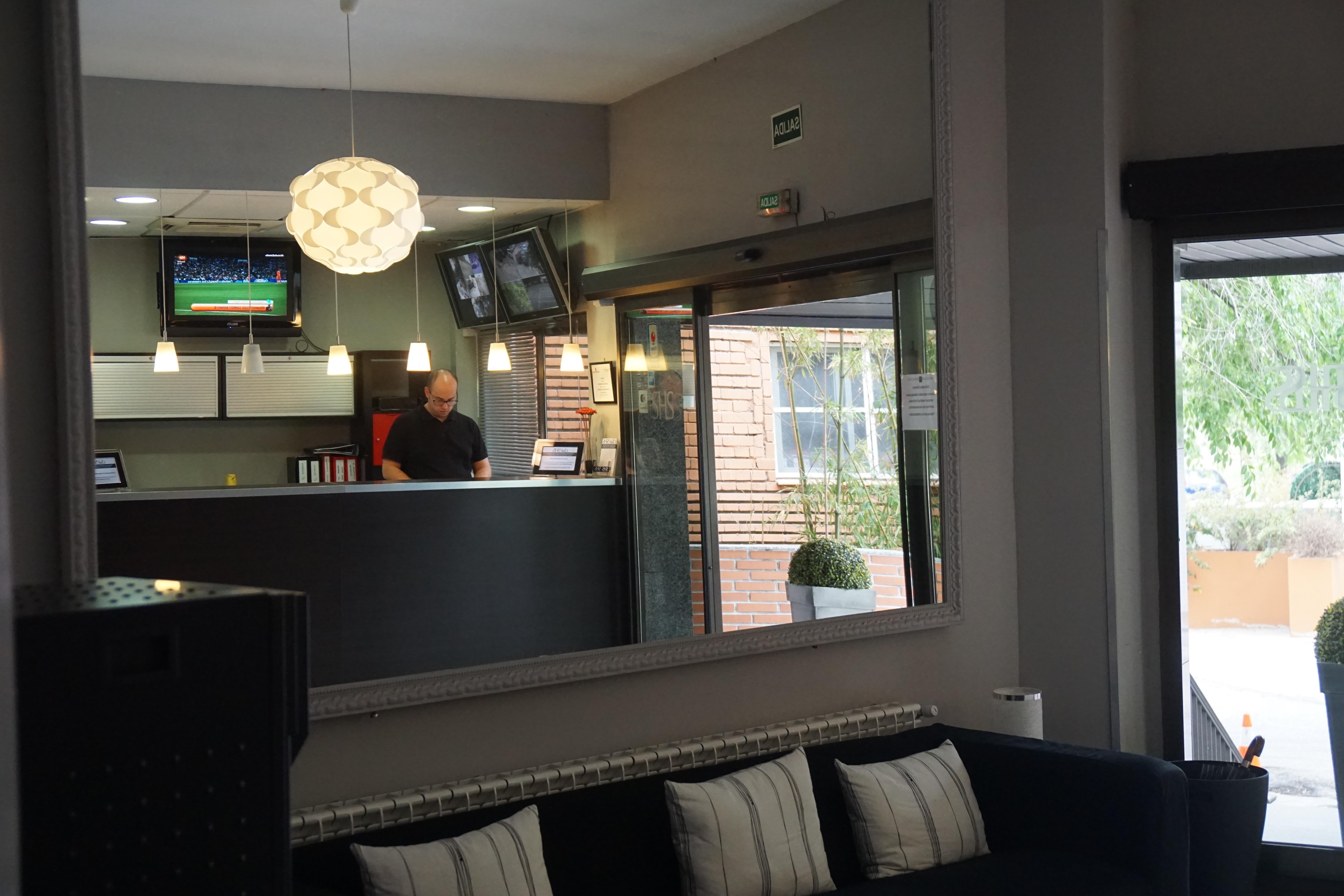 Ap Hotel Madrid Airport 外观 照片
